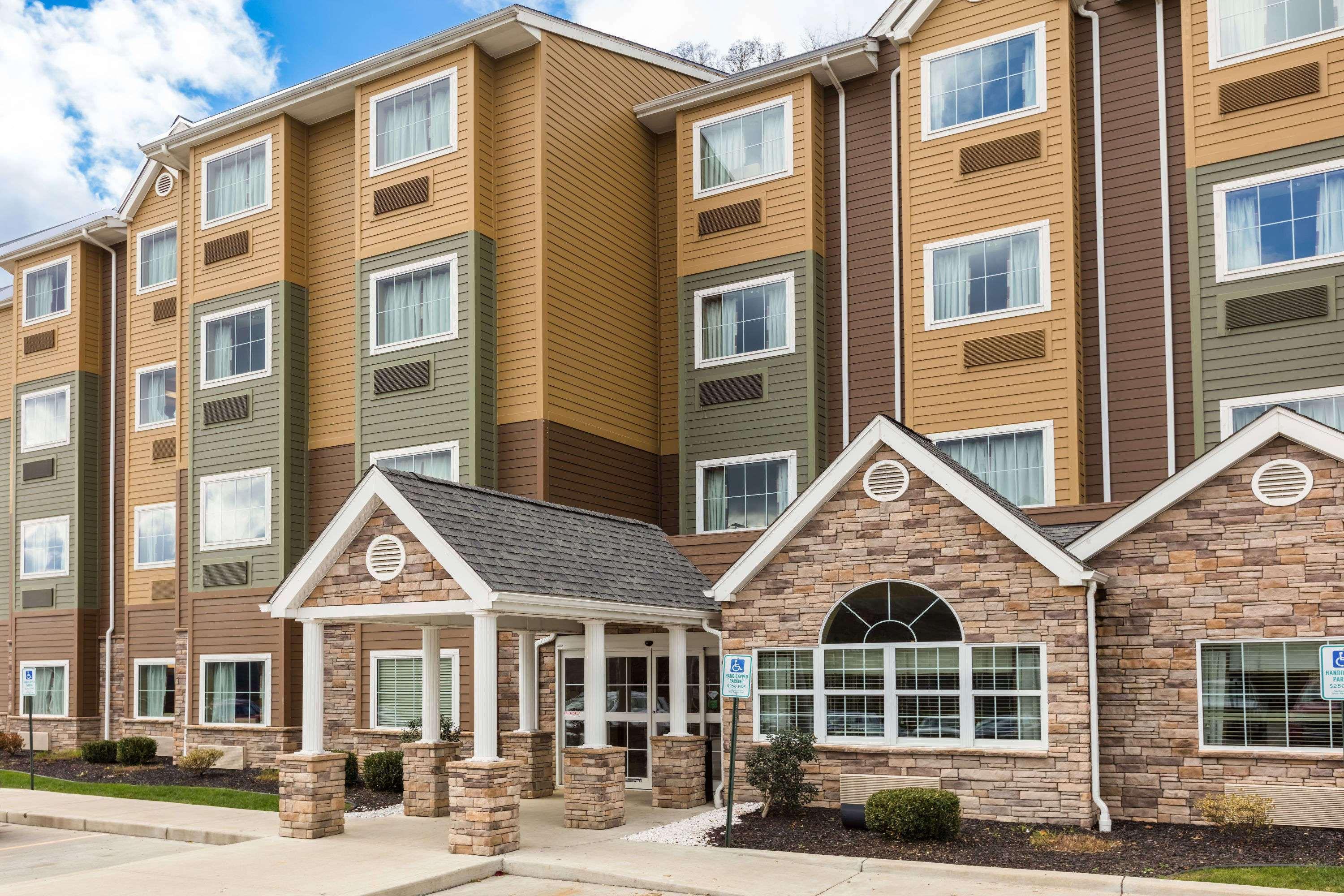 Sleep Inn & Suites Steubenville At The University Exterior photo