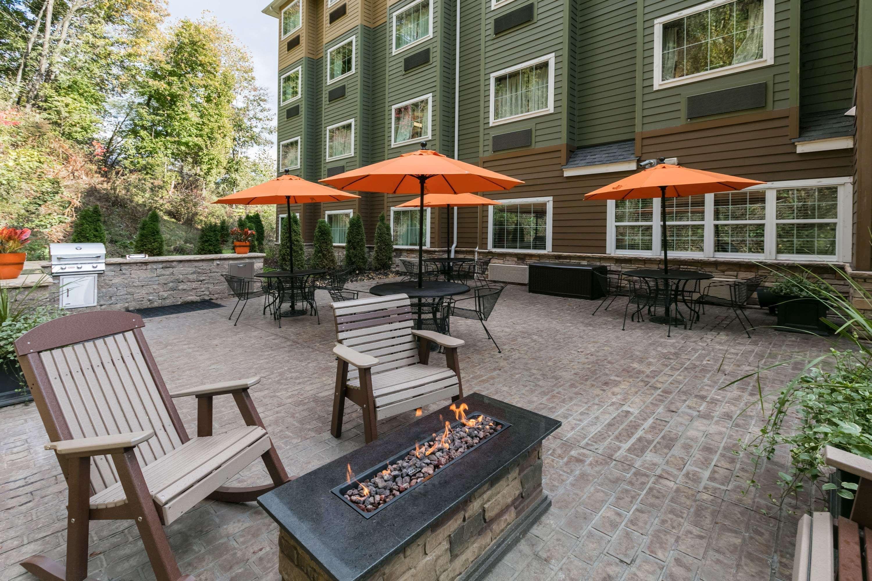 Sleep Inn & Suites Steubenville At The University Exterior photo