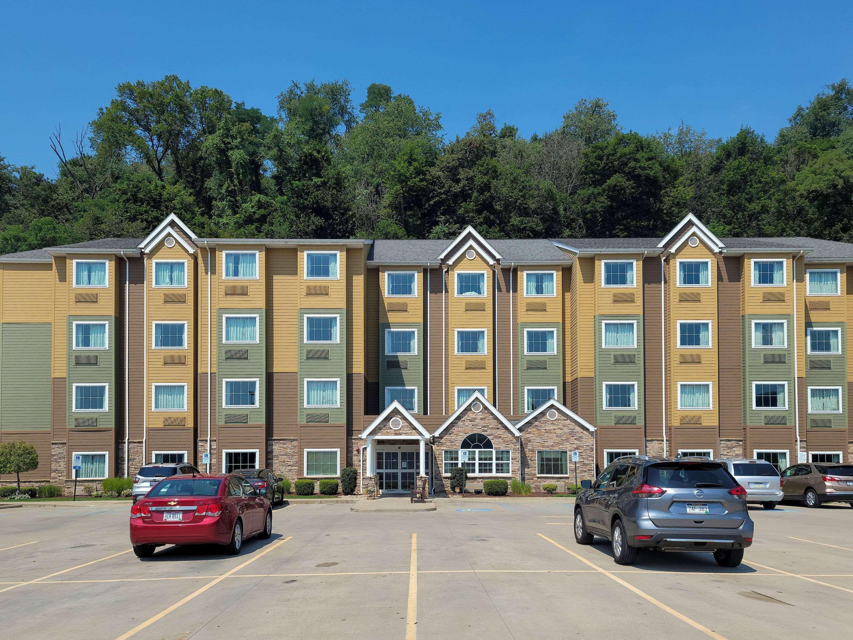 Sleep Inn & Suites Steubenville At The University Exterior photo
